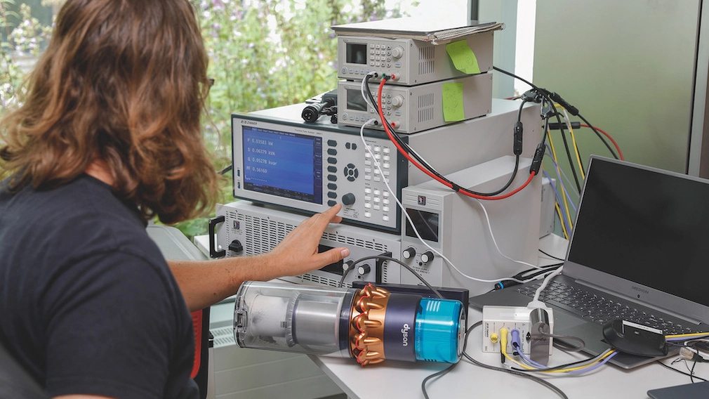 0.01%精度，10MHz帶寬，低頻低功率因數下表現突出。